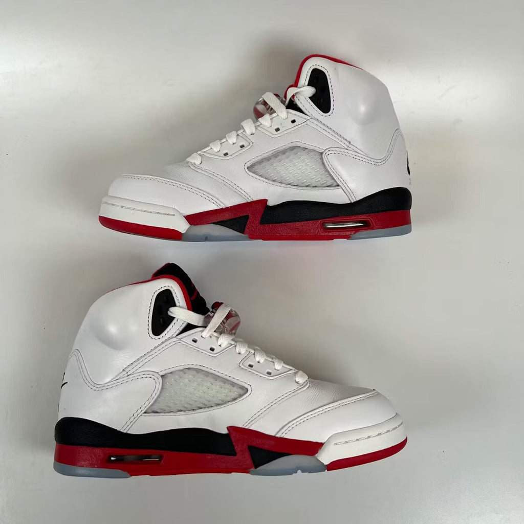 Used - Air Jordan 5 Retro Fire Red Black Tongue (2025) (GS) - US 5.5Y - detail 3