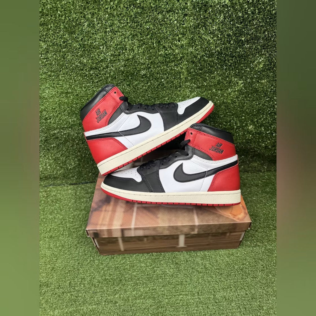 Used - Air Jordan 1 Retro High OG Black Toe Reimagined - US M 8 - detail 1