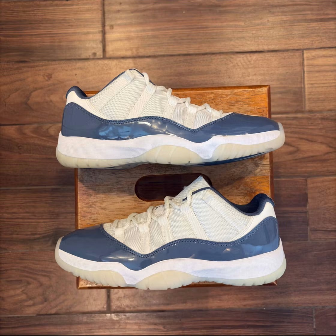 Used - Air Jordan 11 Retro Low Diffused Blue - US M 10 - detail 1