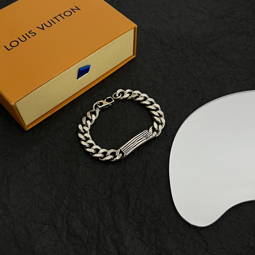 18K Louis Vuitton Vintage Chains Bracelet