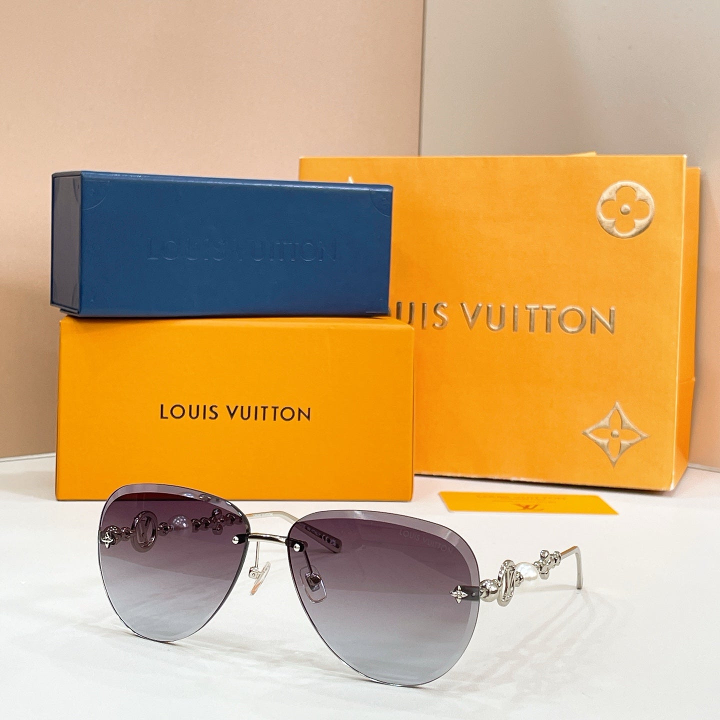 Louis Vuitton Z3318U Sunglasses