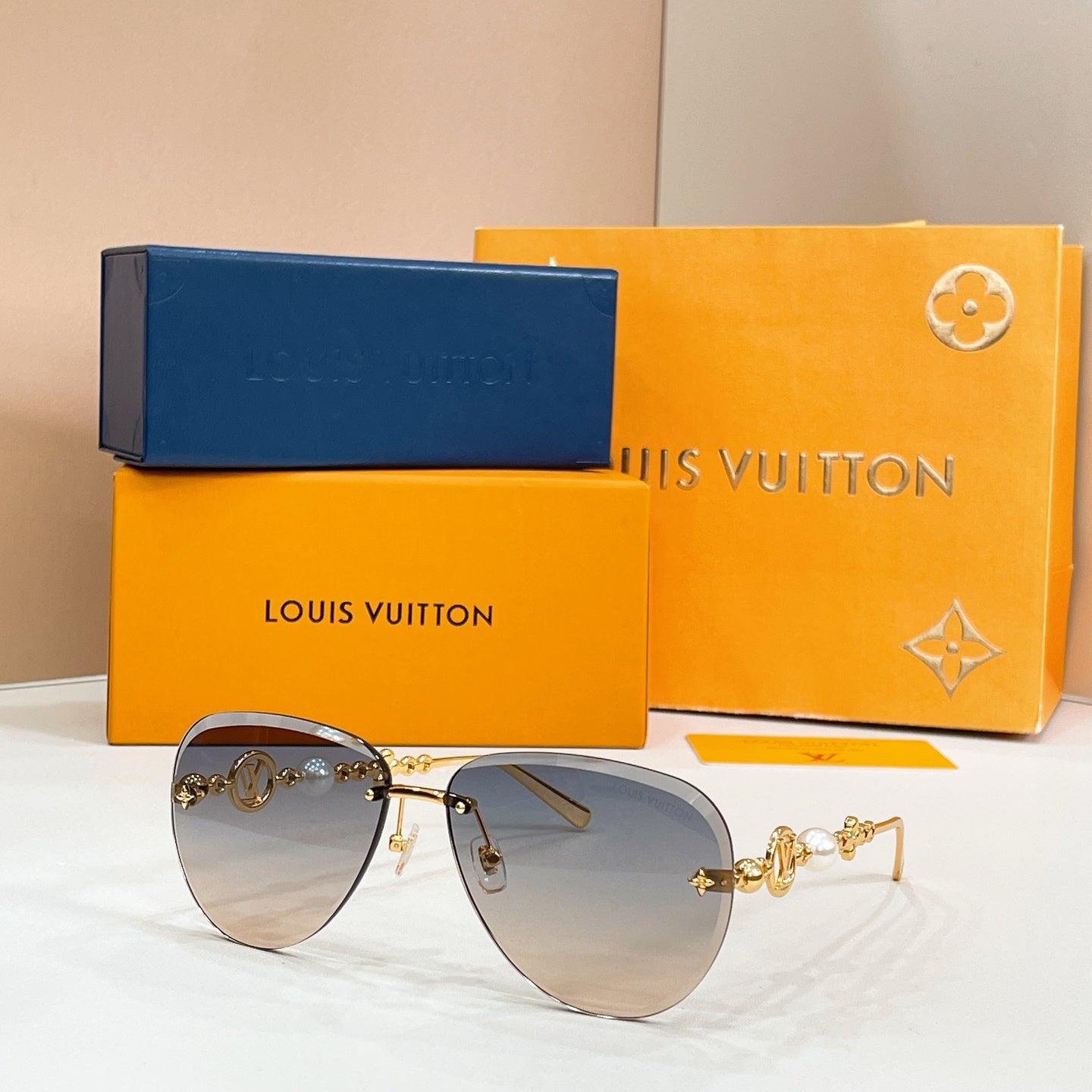 Louis Vuitton Z3318U Sunglasses