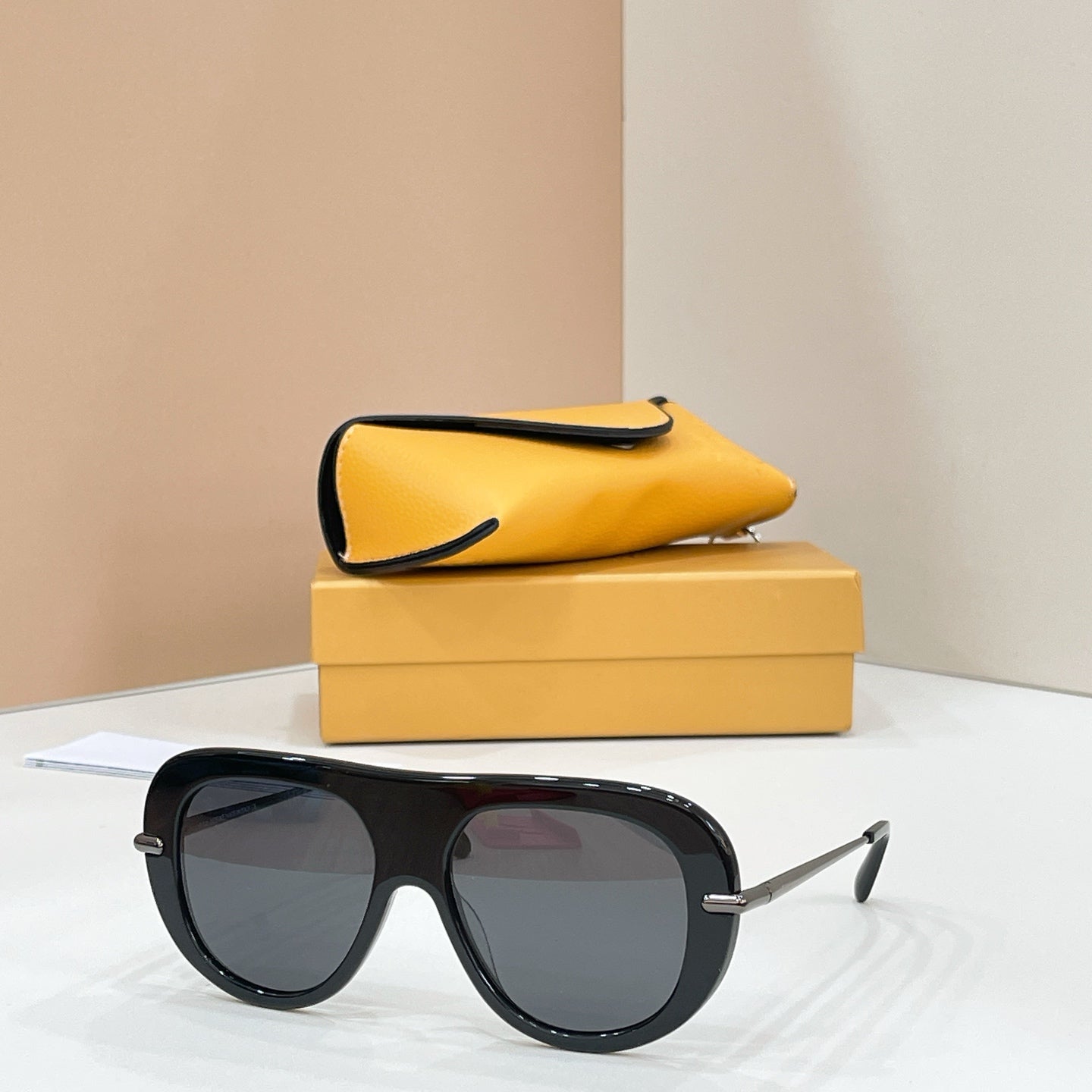 Loewe LW40186U Sunglasses