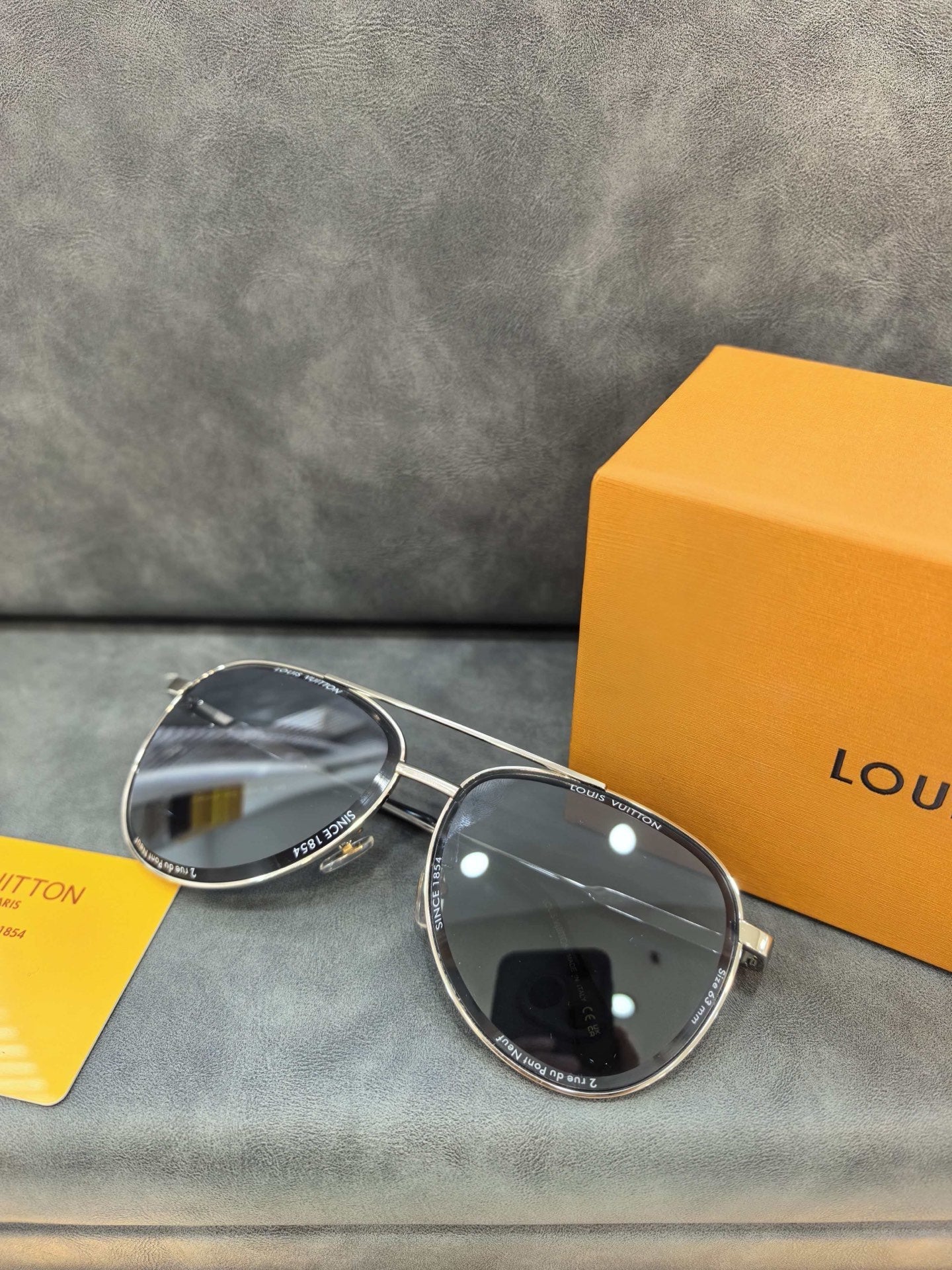 Louis Vuitton Z2636U Sunglasses