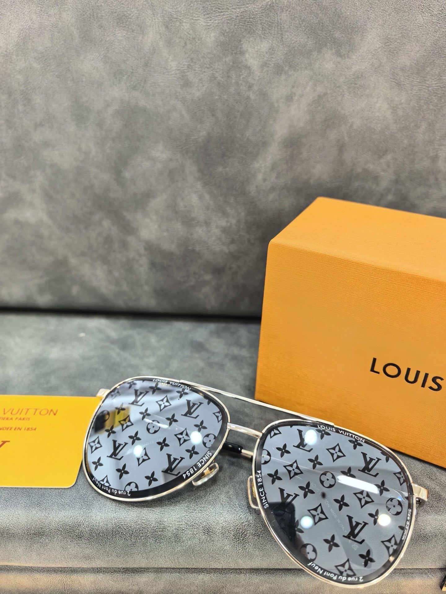 Louis Vuitton Z2636U Sunglasses
