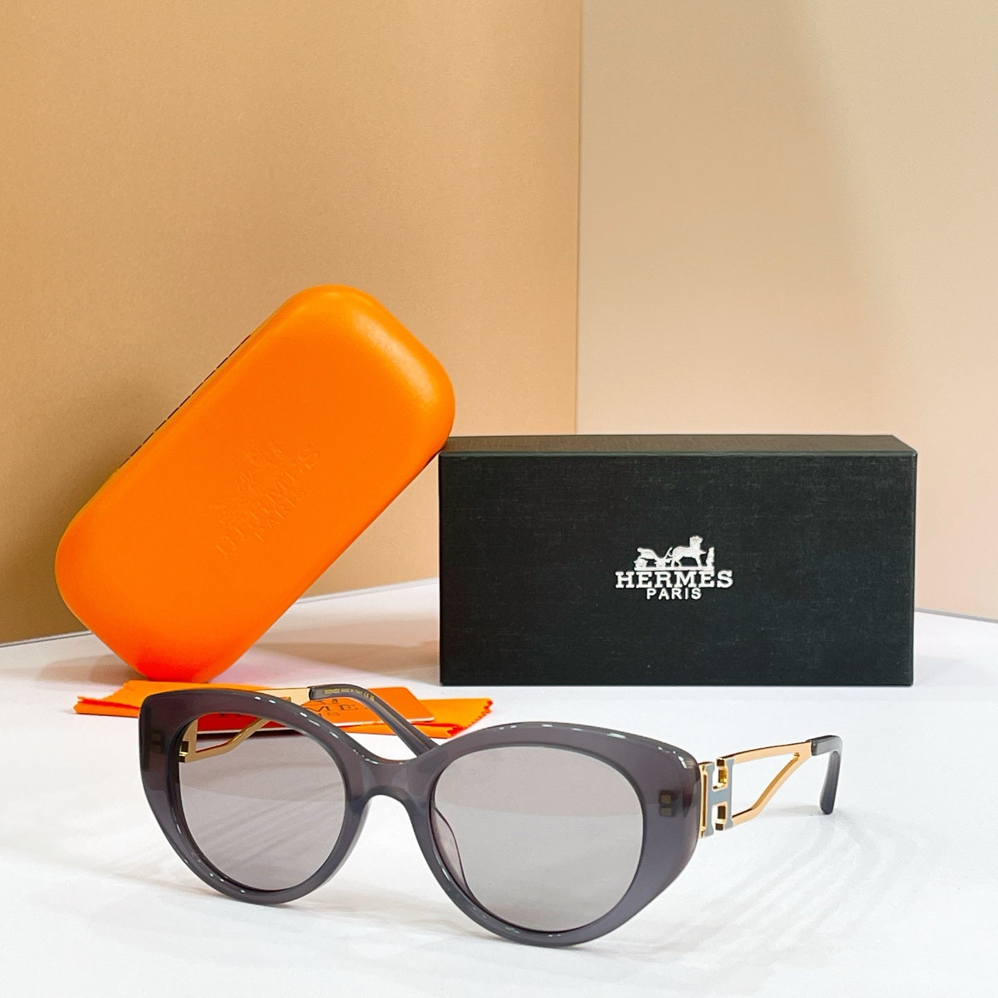 Hermès H8125S Sunglasses