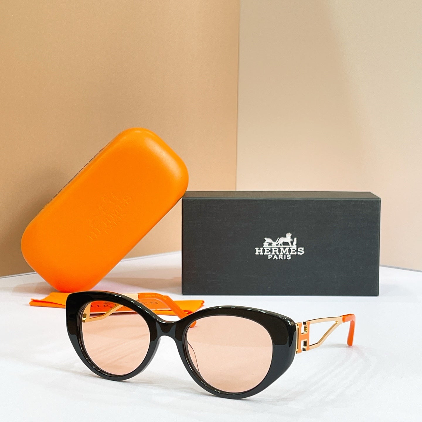Hermès H8125S Sunglasses