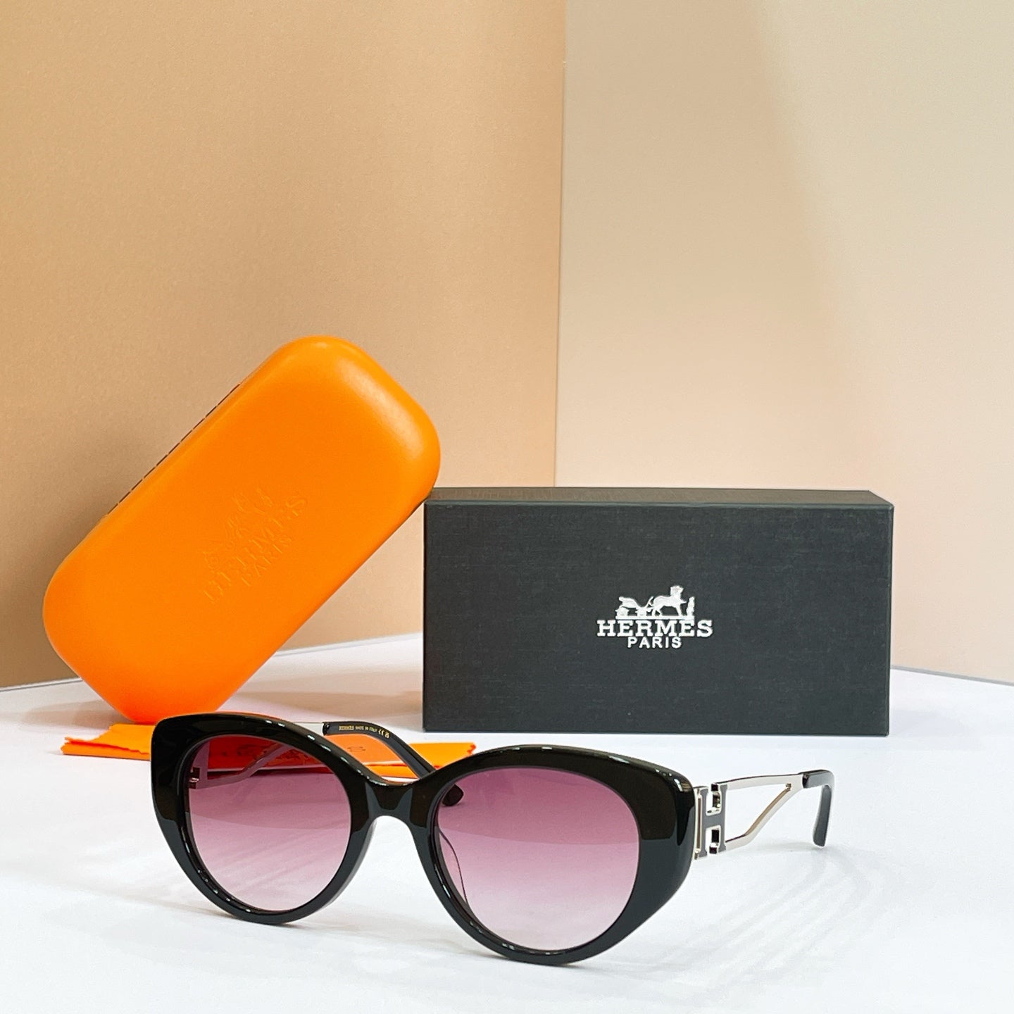 Hermès H8125S Sunglasses